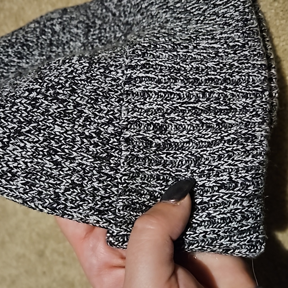 Gray beanie - Picture 2 of 2
